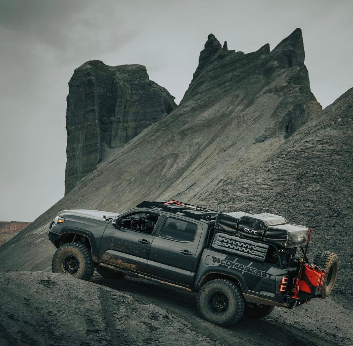 CBI/Prinsu TOYOTA TACOMA TRAIL BOLT-ON ROCK SLIDERS | 2016-2021